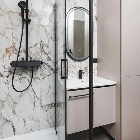 Sir John's Apartament *