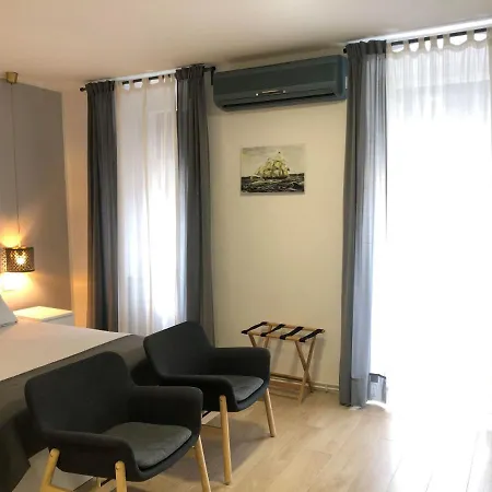 Sir John's Guest house 4*