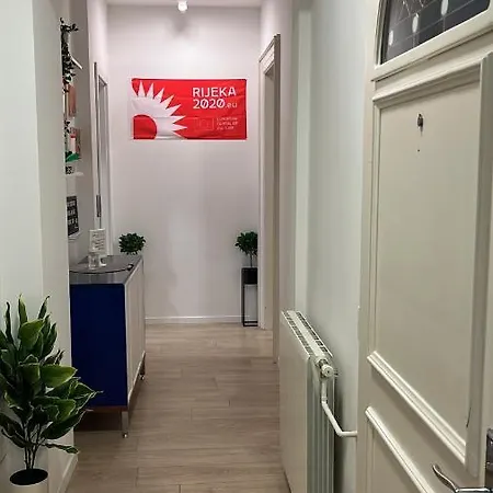 Apartament Sir John's *