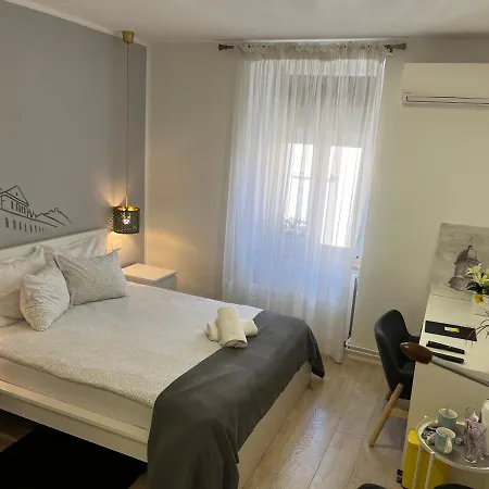Sir John's Guest house 4*
